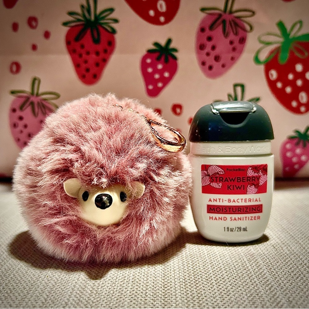 Bath & Body Works fuzzy hedgehog pocketbac holder keychain